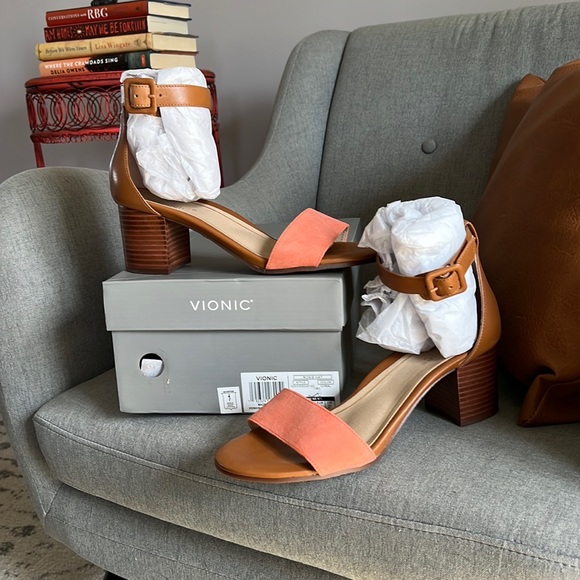 NEW Vionic Rosie Women's Ankle Strap Heeled Sandals Orthopedic Arch Support - Picture 1 of 6